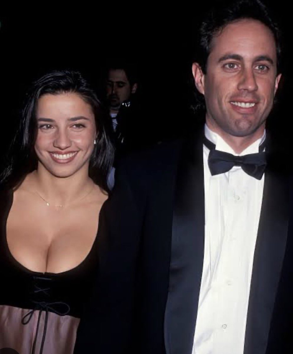 RichardHanania's tweet image. Notorious pedophile Jerry Seinfeld with his 17 year-old victim. I keep looking at this picture getting angrier and angrier.