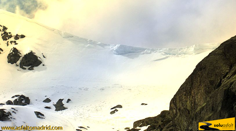 Soluasfalt's tweet image. Aludes y avalanchas❄🌊: protección sobre poblaciones 🛡🏙

asfaltomadrid.com/blog/aludes-y-…

#asfalto #asfaltomadrid #pavimentación #asfaltar #garajes #parking #aparcamientos #impermeabilizacion #sellado #resina #pistasdeportivas #lujo #fincas