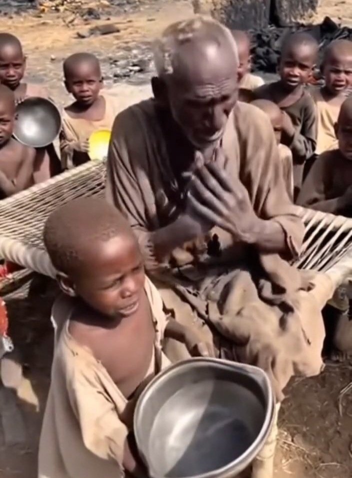 Ros10101's tweet image. Sudan is starving.

Heartbreaking 🇸🇩💔