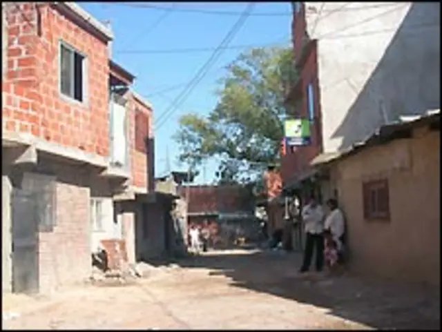 Seguro nunca experimentamos el "Comunitarismo Argentino" con los Midas de la Polenta conduciendo este terruño..