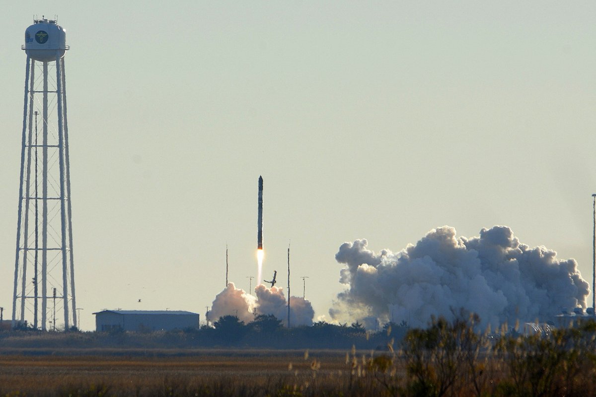 varfee2's tweet photo. Liftoff of the HASTE rocket on its second backup day of Nov. 18 at 8:00 am EST. This was a sub-orbital mission and the third #HASTE rocket launch from Rocket Lab’s Launch Complex 2 so far in 2025. #RocketLab https://t.co/d8mSXkSDsX