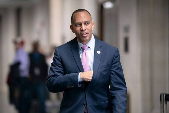 hun_eaglemancht's tweet photo. Who else agree’s that RepJeffries should be STRIPPED of his leadership role for soliciting money from Jeffrey Epstein? https://t.co/VhCqdBbkJ4