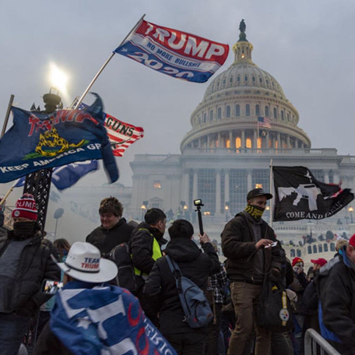 Disobeying unlawful presidential orders is NOT sedition.

THIS IS SEDITION.

#EpsteinFiles #TrumpEpsteinPedoFiles #Epstein Hakeem Jeffries Mark Epstein Washington Post Piggy Dearborn Cloudflare Speaker Johnson The House Trump's DOJ Clay Higgins Insurrection Who's the 1