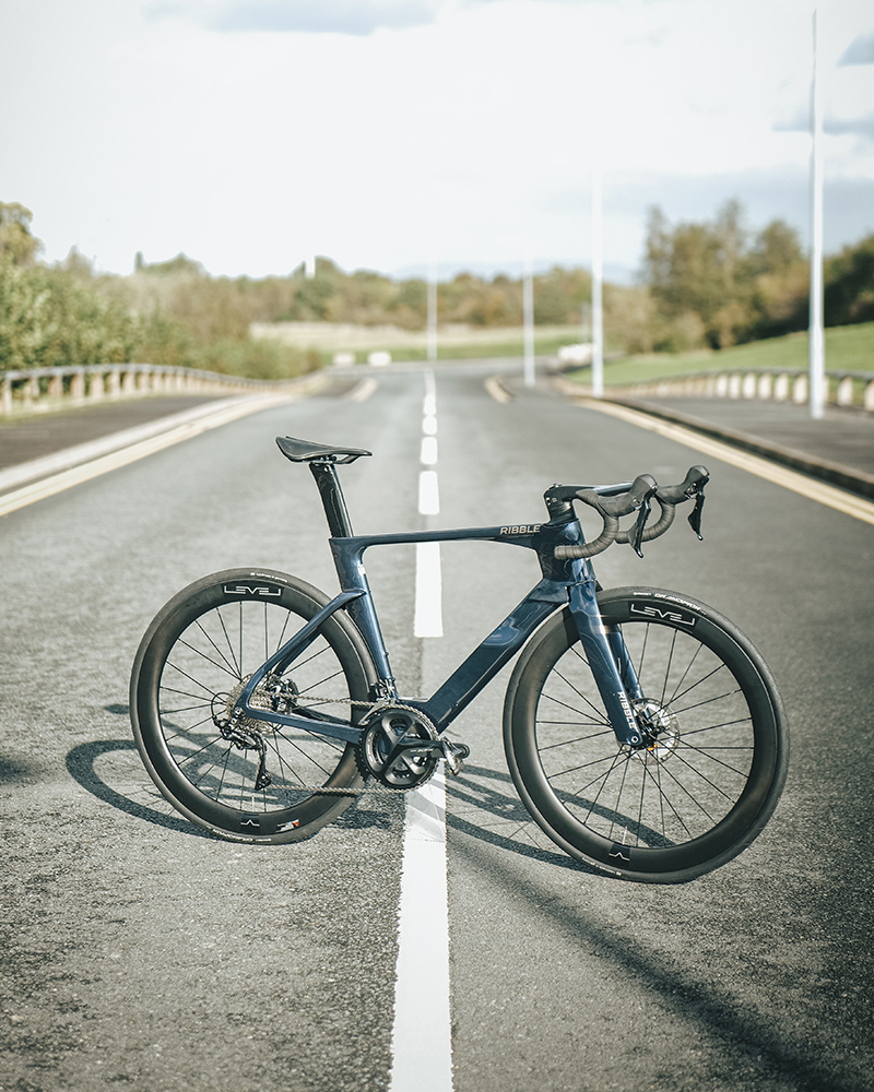 RibbleCycles's tweet image. Beyond fast. 💨 

The ULTRA-AERO SL delivers real aero gains by optimising airflow between rider and bike.

Faster. lighter and pro-level speed, made for every rider.