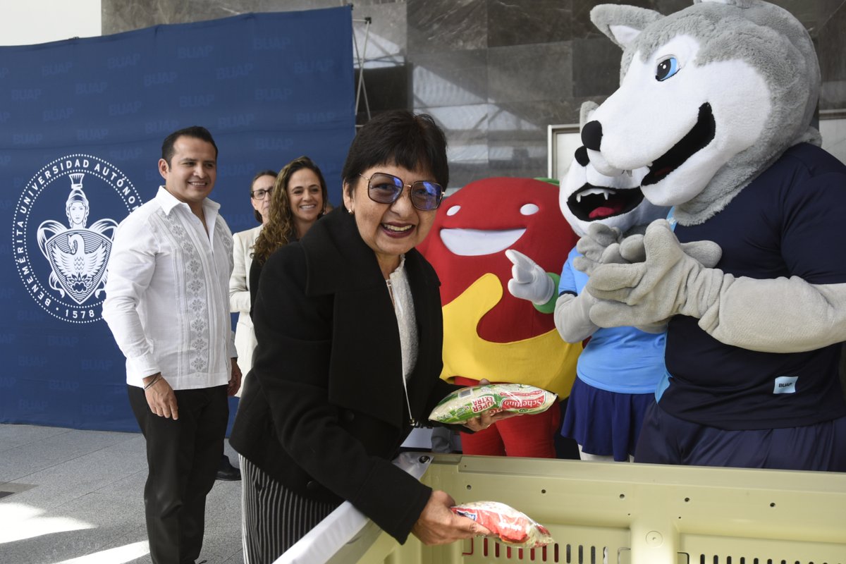 BUAPoficial's tweet image. La BUAP inicia la campaña &quot;Échale los kilos, donación de arroz y frijol 2025&quot;.

ℹ️ Más información aquí: ow.ly/IGQ650XtOl6

#BoletínBUAP  #DonaciónDeAlimentos #BUAP #BancoDeAlimentos #ÉchaleLosKilos #Puebla