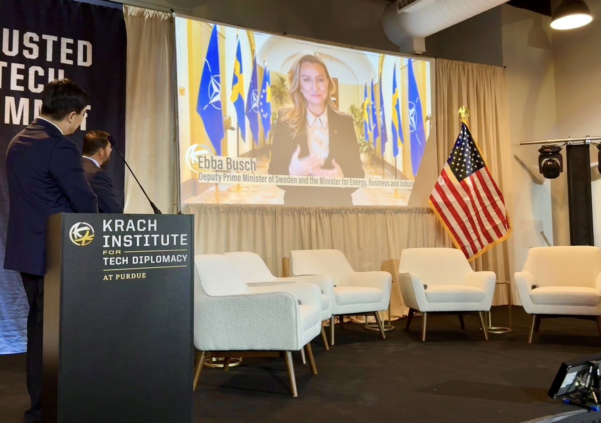 SwedeninUSA's tweet image. Honored to accept the 2025 Trusted Tech Leadership Award by @TechDiplomacy on behalf of the Government of 🇸🇪 at the #TrustedTechSummit for “being one of the world’s fastest adopters of emerging technologies &amp;amp; a global hub of innovation grounded in freedom and democratic values.”