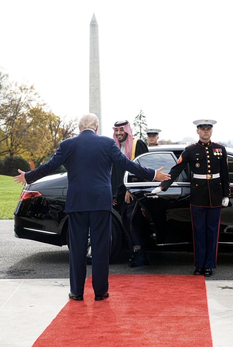 salhendi's tweet photo. قائد إستثنائي الله يحفظه ويرعاه🇸🇦💚❤️#محمد_بن_سلمان https://t.co/QgujhgE7jp