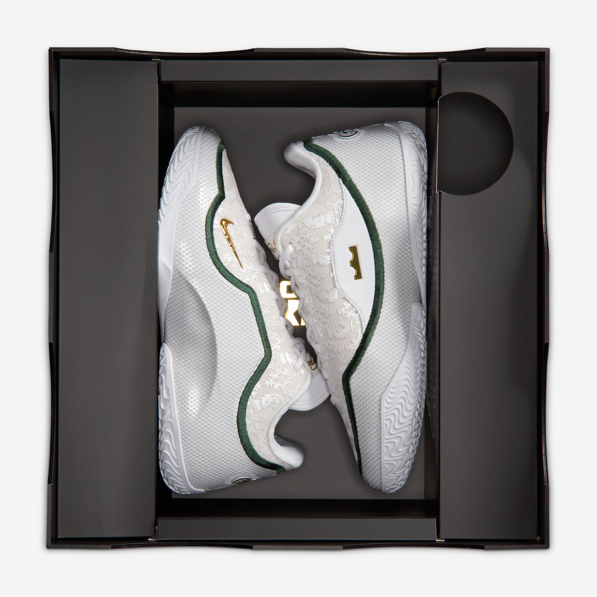KicksFinder tweet media