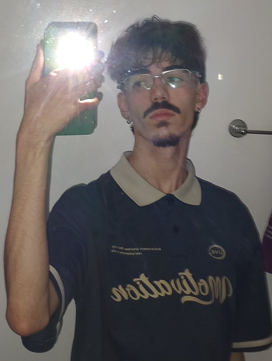 cacodemonioo's tweet image. nós homens bigodudos