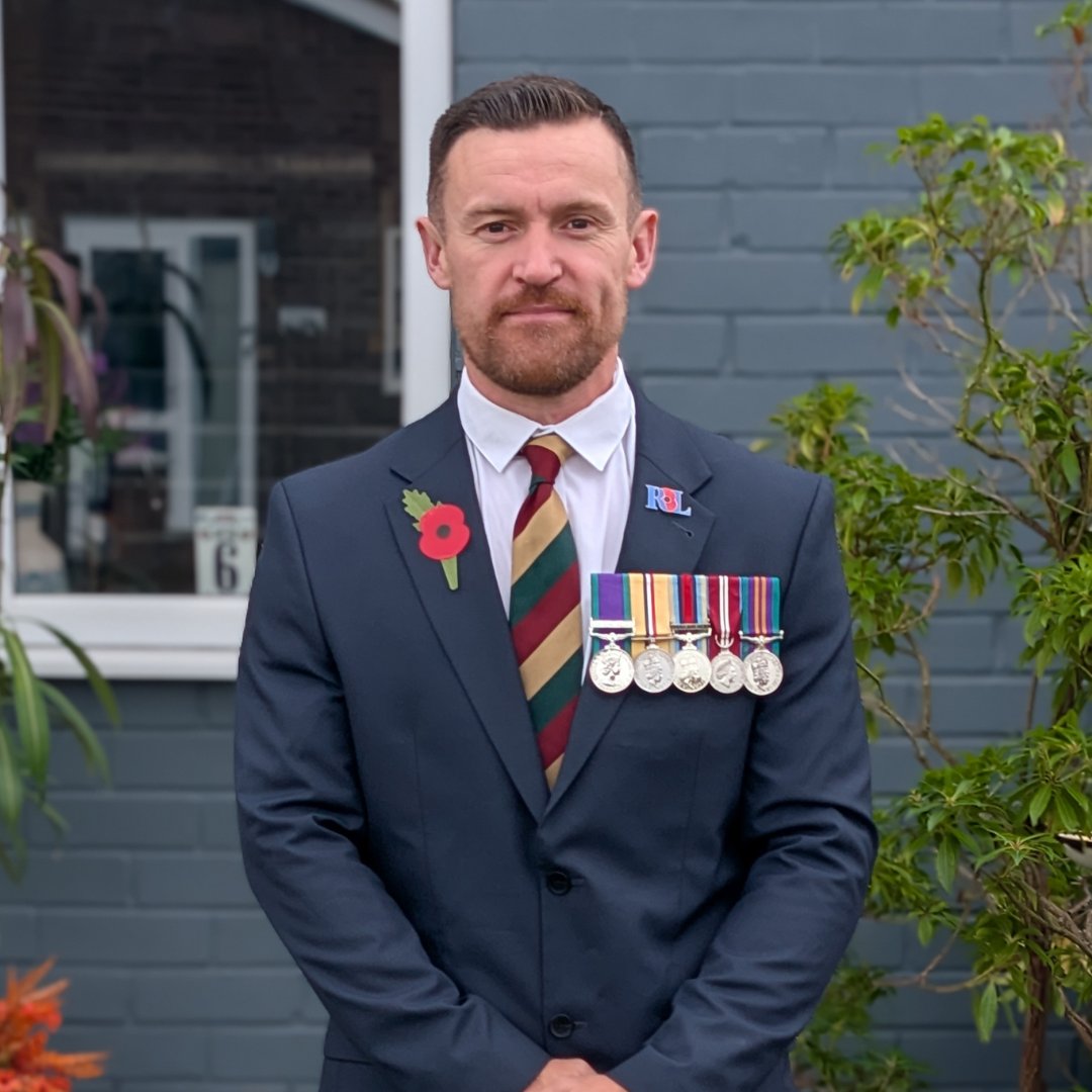 Army veteran Jason struggled with his transition into civilian life after a roadside bomb in Afghanistan ended his military career.

Facing homelessness, he reached out to us for support.

(1/2)