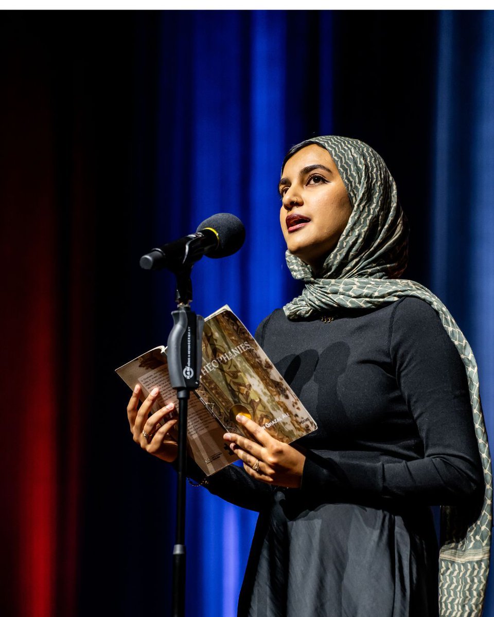 the87press's tweet image. A look back at Sara Ghazal Ali’s powerful Theophanies performance at the @forwardprizes Ceremony, where she was shortlisted for the Jerwood Prize for Best First Collection.
Photos by the talented photographer Neo Gilder.

#ForwardPrizes #PoetryAwards #PoetryLive #poetrycommunity