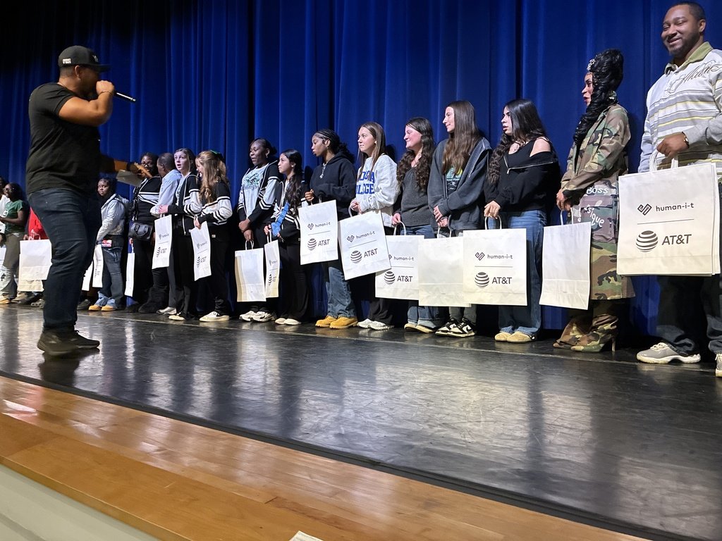 Today, over 400 GSCS Student Athletes were Inspired and Surprised at the Winter Beyond Self Athletes Assembly! Read More: 5il.co/3sfd8
