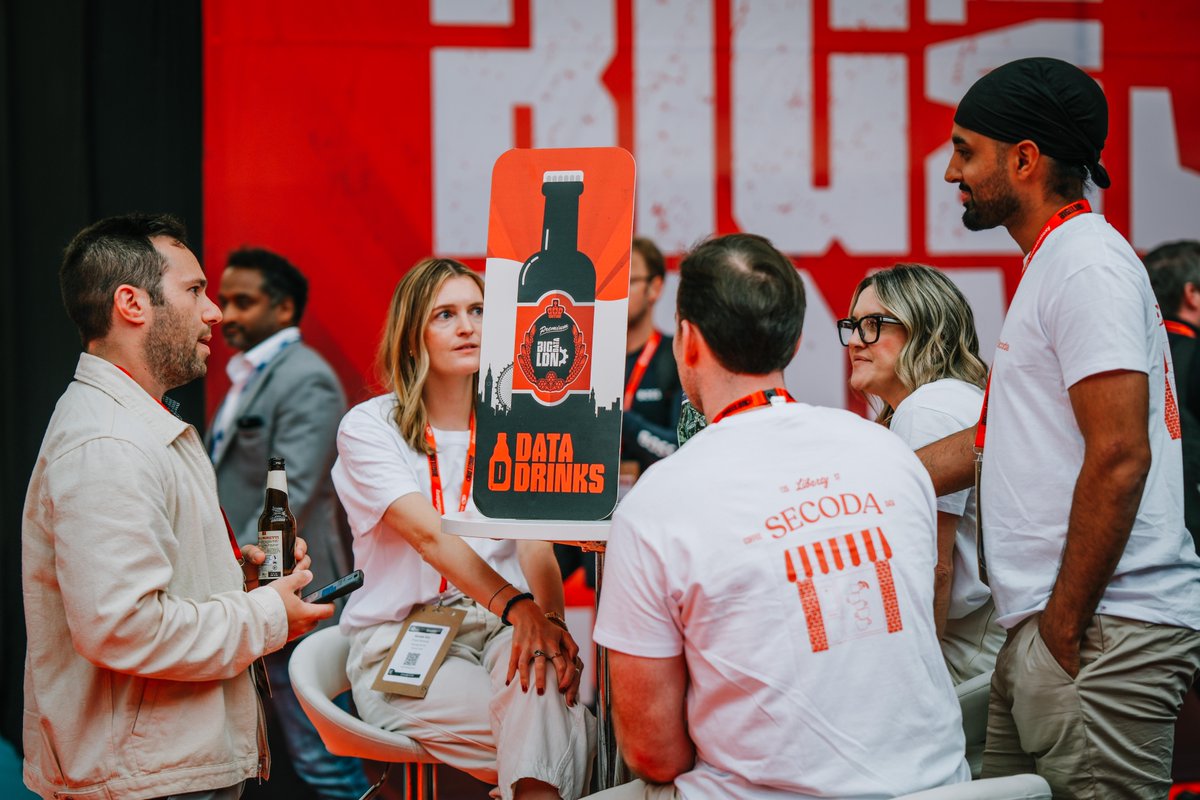 BigData_LDN's tweet image. The energy at our #BigDataLDN 2025 Data Drinks was amazing! Brilliant minds connecting, glasses clinking and ideas flowing. The community buzz was undeniable 🤝

Don&apos;t miss out in 2026. Register your interest now &amp;amp; be the first to know what&apos;s next: spkl.io/6019Aj061