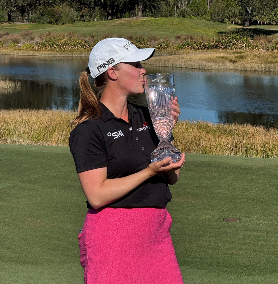 Aon_plc's tweet image. Resilience pays off! 🏆 Congrats to the @lpga’s @JenniferKupcho on winning the #AonRiskReward Challenge and $1 million prize. With a birdie and eagle in the final week, her drive and determination show how #BetterDecisions unlock new possibilities: aon.io/3X2vad6