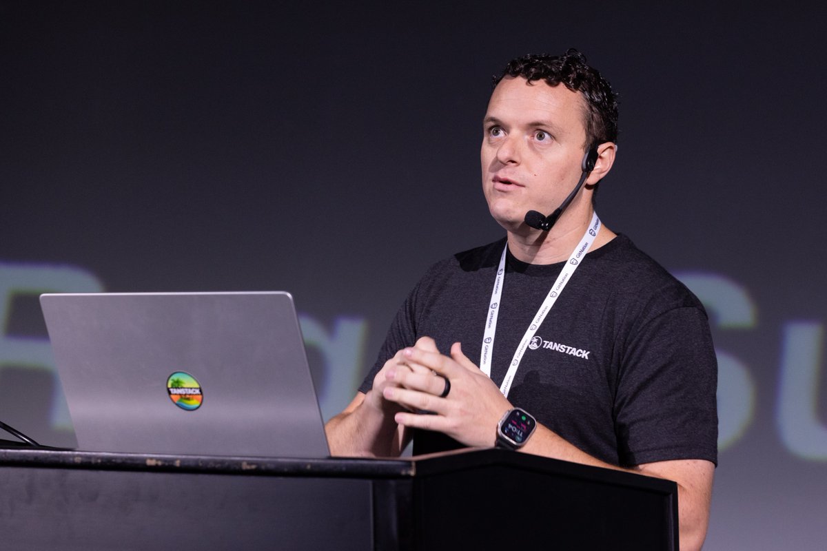 ReactSummit's tweet image. .@tannerlinsley on the #ReactSummitUS stage💚