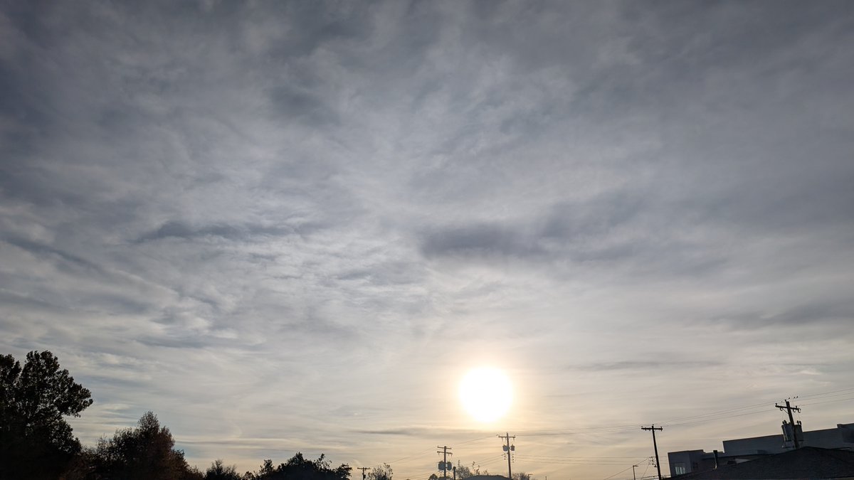 RGile77's tweet image. Just contrails, right?

#GeoEngineering 
#SpaceWeather 
@EPA 
@epaleezeldin 
@NOAA 
@NASA 
@usairforce 
@CIA 
@RealGeoEngWatch 

[photos from today]