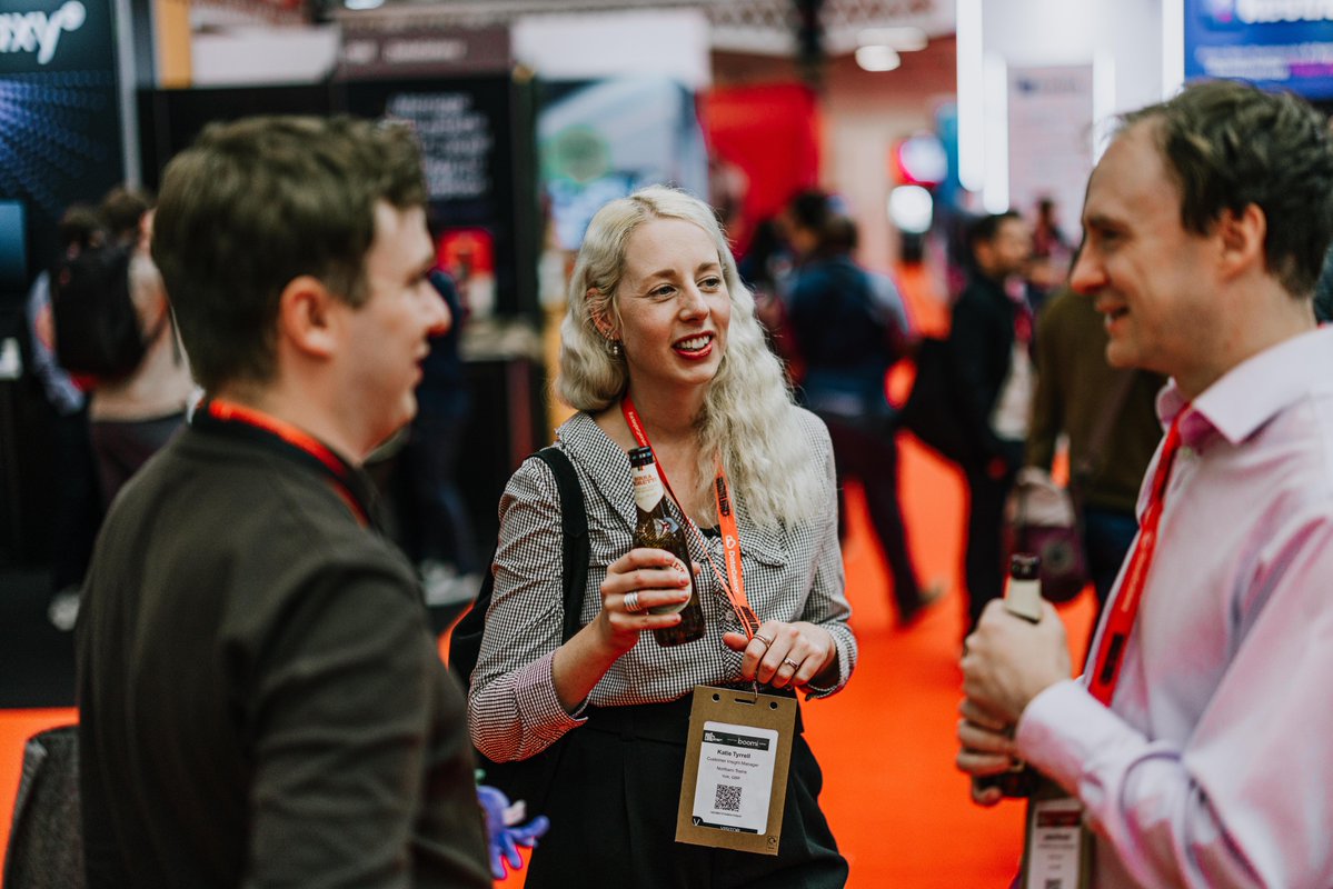 BigData_LDN's tweet image. The energy at our #BigDataLDN 2025 Data Drinks was amazing! Brilliant minds connecting, glasses clinking and ideas flowing. The community buzz was undeniable 🤝

Don&apos;t miss out in 2026. Register your interest now &amp;amp; be the first to know what&apos;s next: spkl.io/6019Aj061