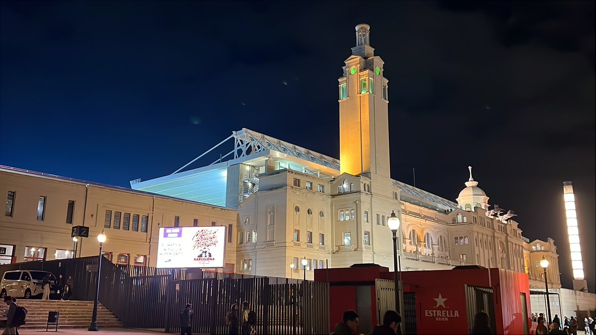 Avui 30.000 espectadors a l’Estadi Lluís Companys per veure el partit amistós en solidaritat amb el poble palestí. 🇵🇸 Molt més que un partit de futbol!

#Catalunya 🫱🏼‍🫲🏾 #Palestina
#freepalestine🇵🇸