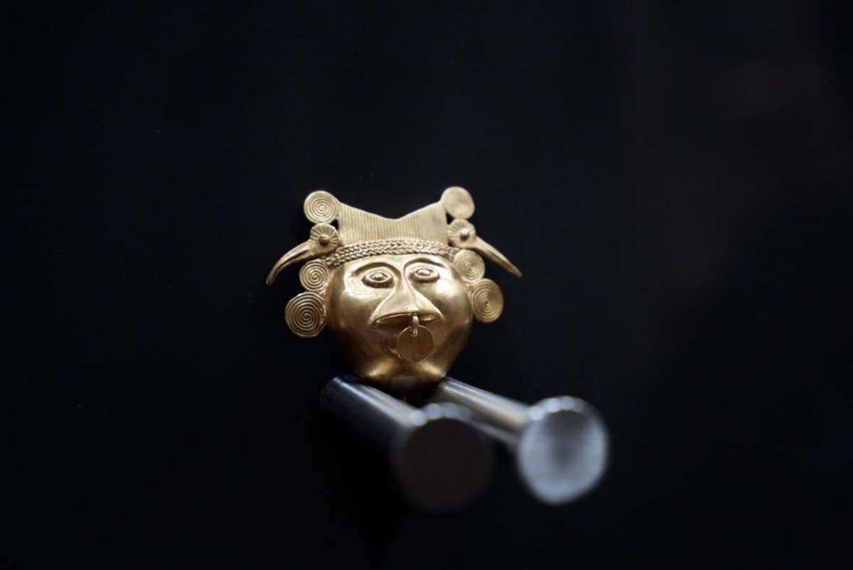 CancilleriaCol's tweet image. El encuentro, que se realiza del 19 al 23 de noviembre en el Centro Cultural Galileo, reúne a más de 80 creadores colombianos. Artesanos, artistas y gestores comparten obras, experiencias y espacios de diálogo que impulsan la sostenibilidad cultural y nuevas oportunidades de…