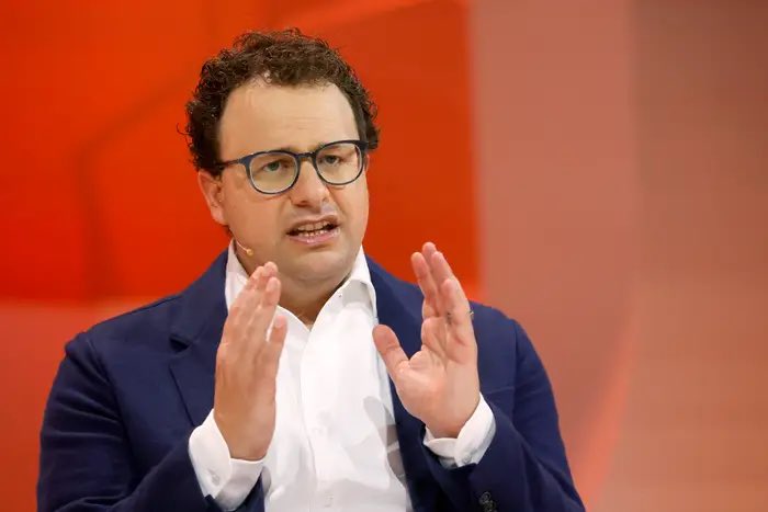 backslashvarphi's tweet image. never seen dan melcher and dario in the same room…