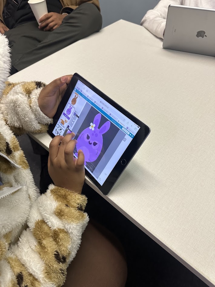 stemkidsnyc's tweet image. Today our CS learners dove into the stories of Ruby Bridges ✊🏽 and Richard Feynman 💡—Then they built their first block-coded program while exploring Algorithms + “What Is a Programmer?”👩‍💻🧠
Proud of these young creators!
#ComputerScience #RubyBridges #STEM #Afterschool #Coding