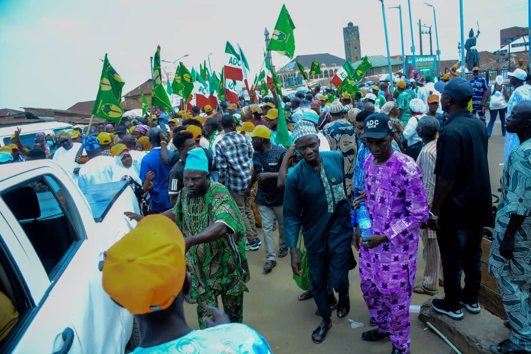 H.E. Ogbeni Aregbesola has shut down the Osun state complexly. This is massive and unrriviled.