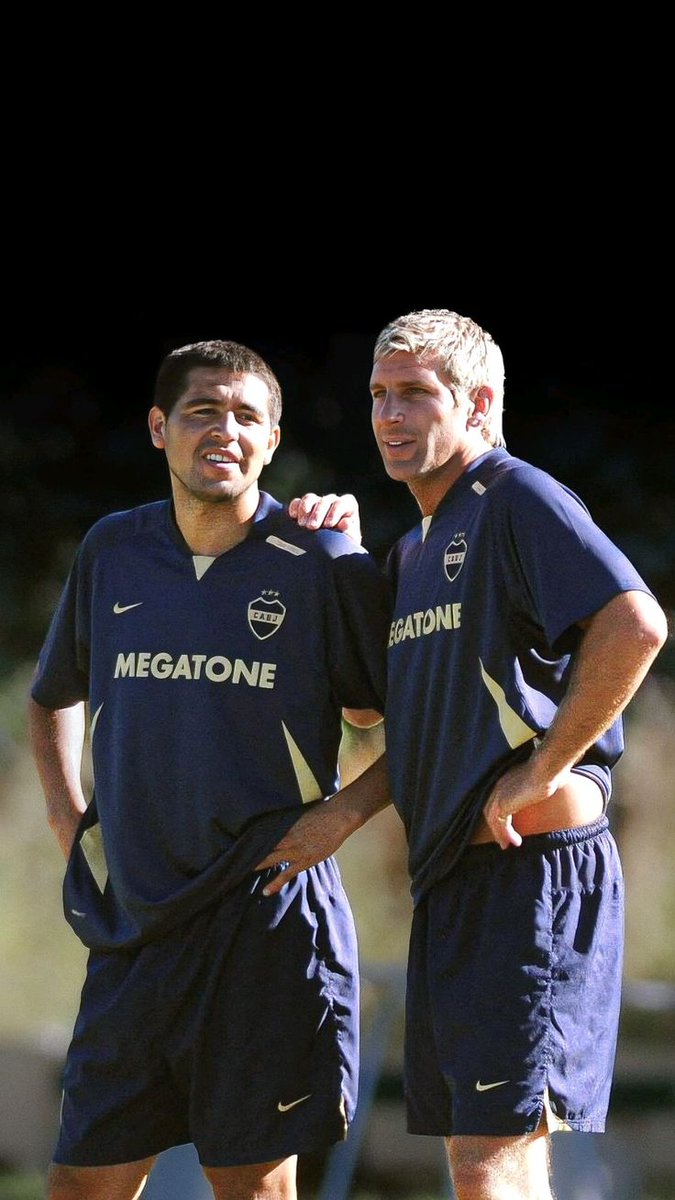 PlanetaBoca's tweet photo. "Palermo era una cosa extraordinaria. Dentro del área no volví a ver otro jugador igual. Es uno de los mejores delanteros de la historia de nuestro club".

🗣️ Juan Román Riquelme, en Enfocados. https://t.co/DBIeAarSyC