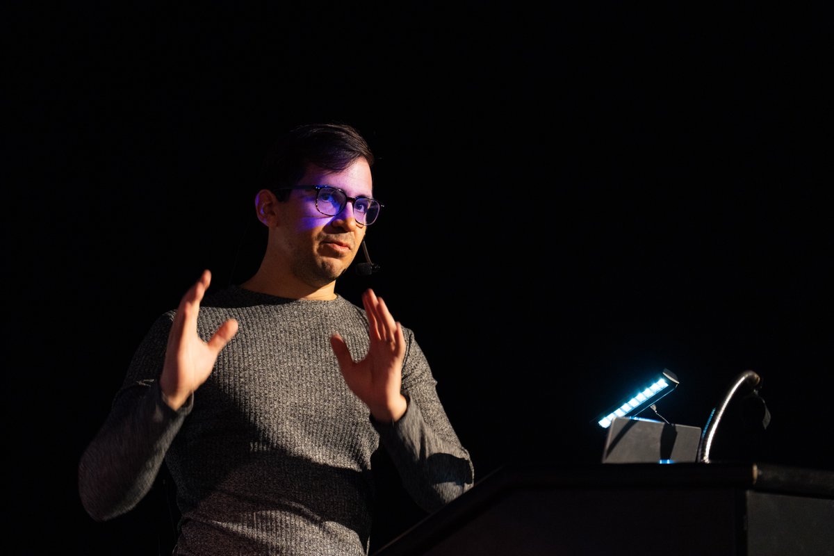 ReactSummit's tweet image. .@DavidKPiano on the #ReactSummitUS stage💚