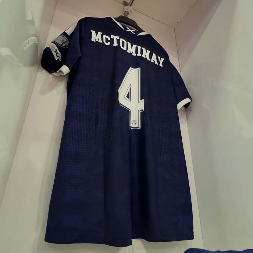 TigresJersey's tweet photo. Se mete @ScotlandNT a la @FIFAWorldCup 2026 con un golazo de último minuto.
🔟 Que por cierto, fue una de las selecciones @adidasfootball que tiene tipografía propia para sus dorsales.
👌 Aparte, totalmente novedoso detalle de partido que utilizó en esta fecha @fifacom. https://t.co/27pvXVBSke