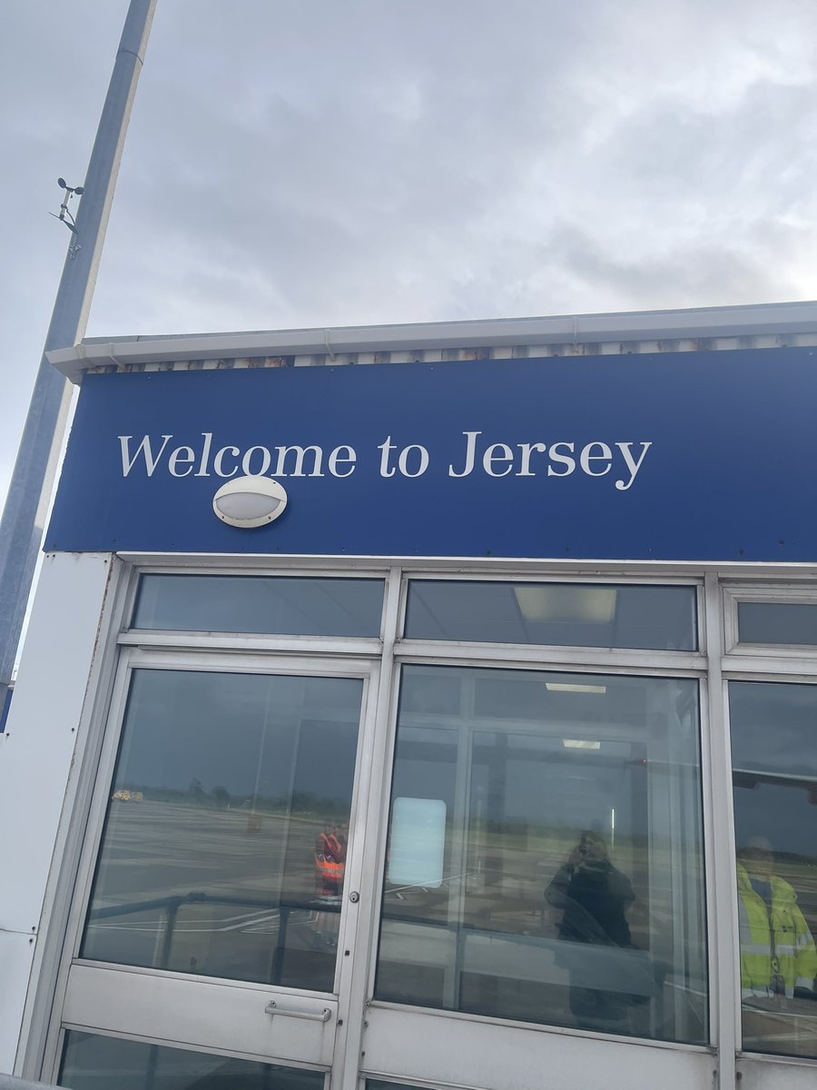 Tom Miles™ tweet media