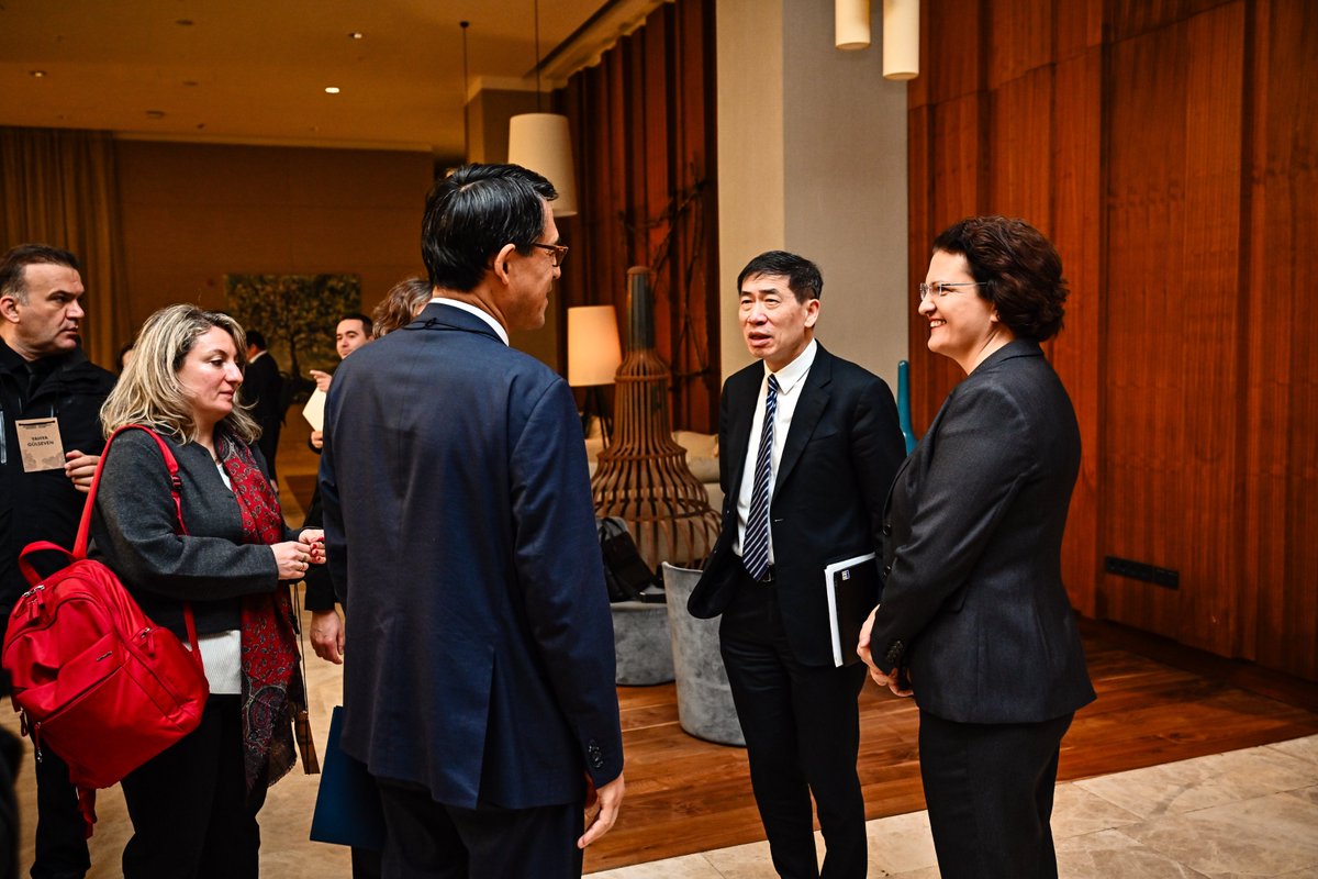 Behind the scenes at #IDD2025: forging partnerships, sharing bold ideas, and building a future that’s green, inclusive and competitive.