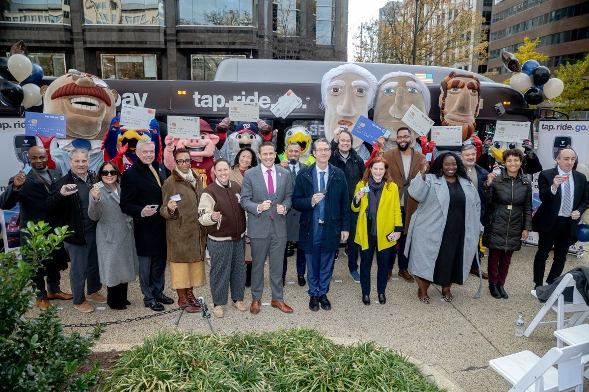 CubicTS's tweet image. 🎉 Contactless payments have arrived on @WMATA Metrobus!! Travel is now as easy as Tap. Ride. Go. @LittlepayHQ #Cubic #ContactlessPayments #Washington #DC #PublicTransit 👉 hubs.ly/Q03TT6m_0