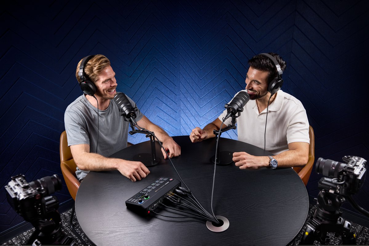 rodemics's tweet image. Perfect for 2-person podcasts, the new RØDECaster Video S features powerhouse processing power and broadcast-grade performance, bundled into a compact, desktop-friendly form factor, and priced at just USD $499. It really is the ultimate creative co-pilot. Hit the link in our bio…