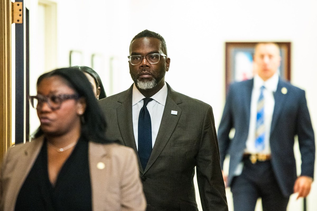 BlockClubCHI's tweet image. The mayor’s budget proposal was rejected by the city finance committee as the process gets kicked to December. blockclubchi.co/49rWo4o