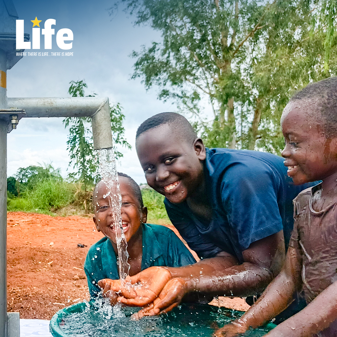 LIFEforRELIEF's tweet image. From dry ground to a steady flow: Watch the life change! 🚰

A new well in Sierra Leone changes everything: health, education, and daily life for hundreds. 

What is the simplest thing you take for granted every morning that we are fighting to provide for children in Sirraleone?…