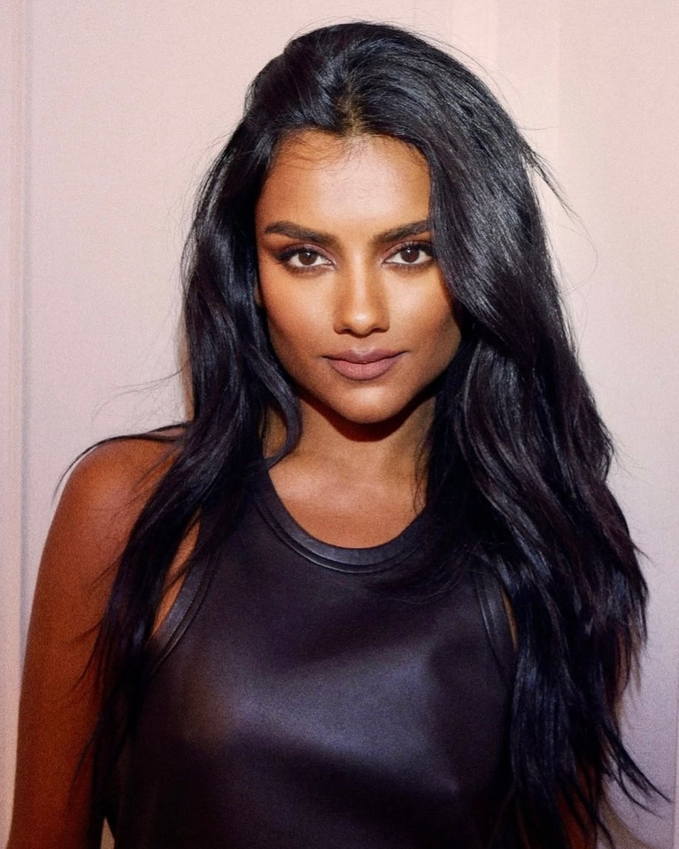 viscuntress's tweet image. cast them in something together NOW or i’m getting litigious