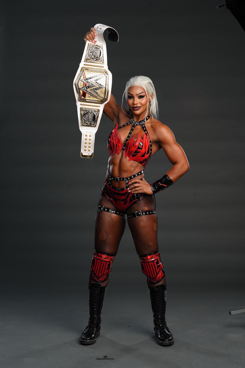 Jade_Cargill's tweet image. Gold looks soooo good on mehhhhh 😘😎⚡️💪🏾