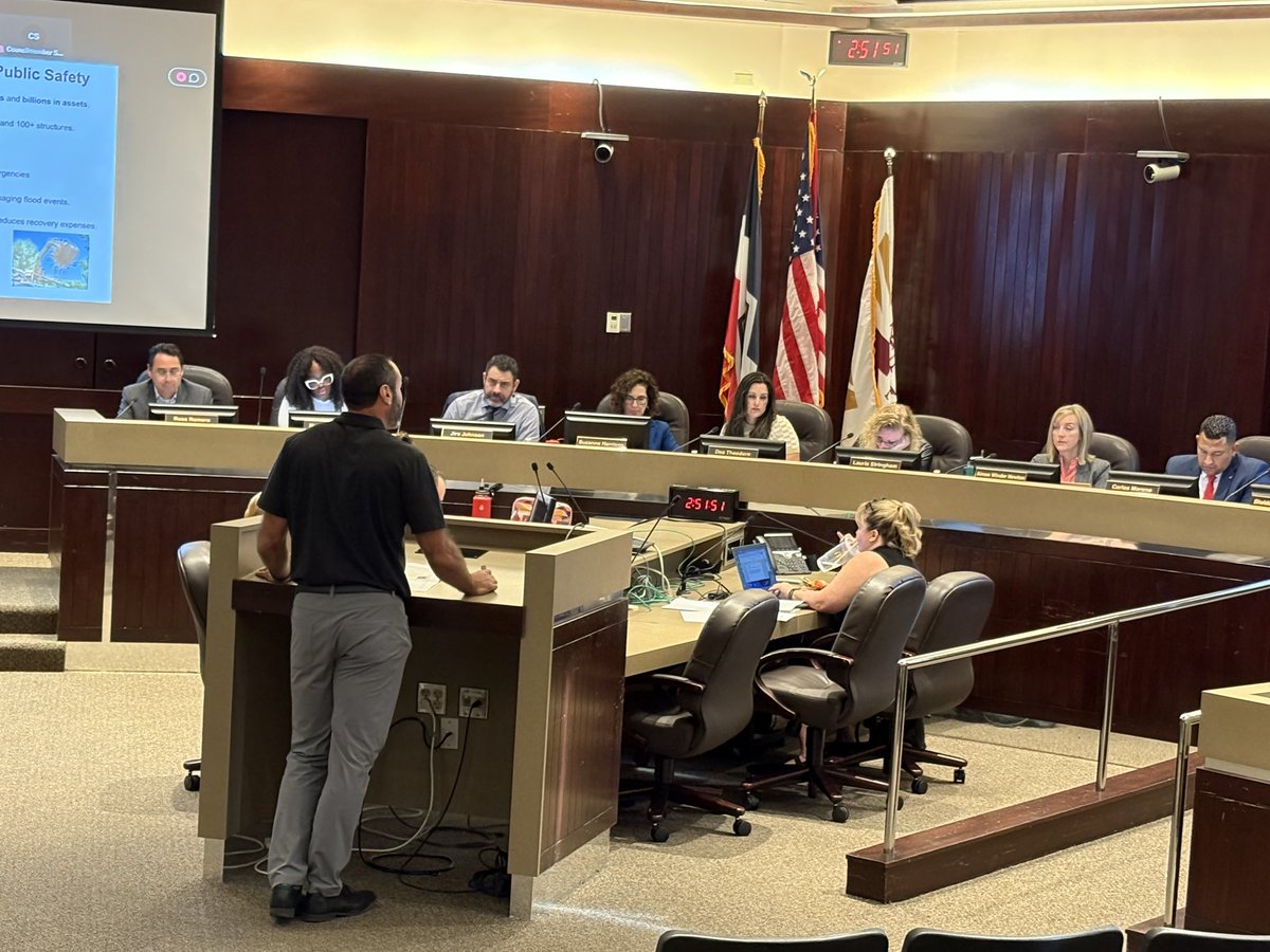 Salt Lake County Flood Control budget just passed unanimously. Keep those prayers for moisture coming. We’ll be good to go!  w/ <a href="/AWinderNewton/">Aimee Winder Newton</a> <a href="/CarlosMorenoUSA/">Carlos Moreno</a> <a href="/DeaTheodore/">Dea Theodore</a>