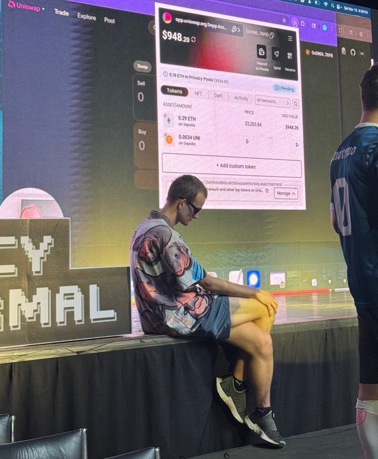 lukecodez's tweet image. Why do billionare get sad ?