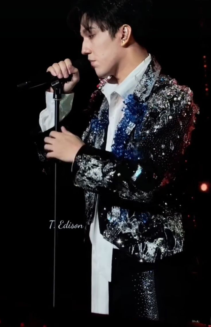 susurro_dears's tweet image. PYRAMIDS ECHO FESTIVAL
Extraordinary Voice 
Il Kazakistan viaggia con lui; l'Egitto lo riceve 
#DimashQudaibergen