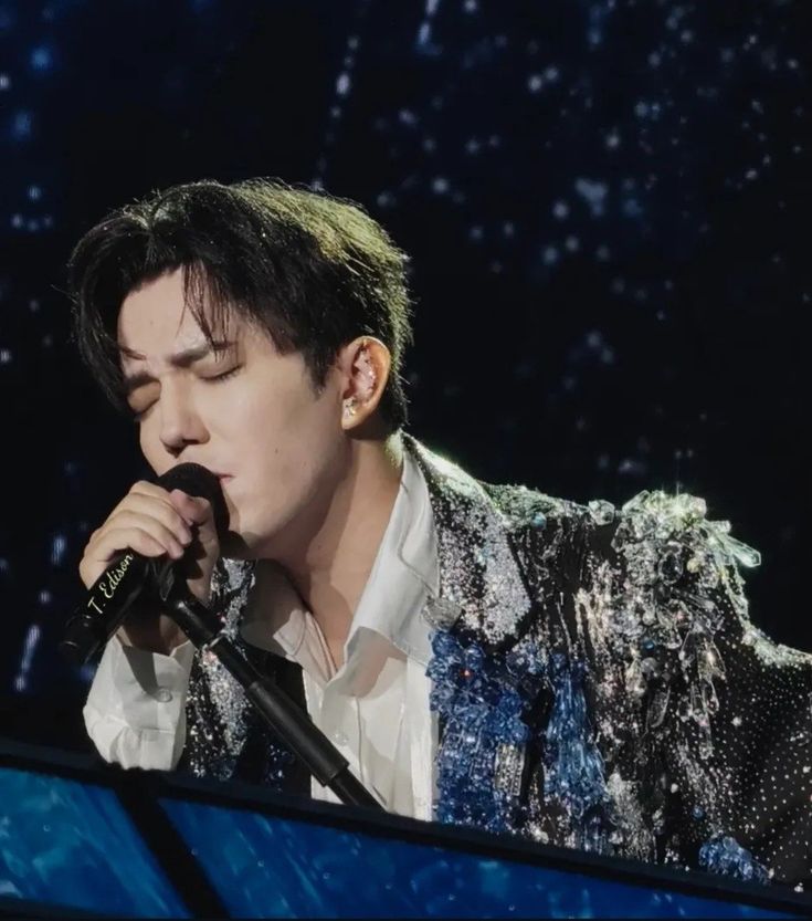 susurro_dears's tweet image. PYRAMIDS ECHO FESTIVAL
Extraordinary Voice 
O Cazaquistão viaja com ele; o Egito o recebe. 
#DimashQudaibergen