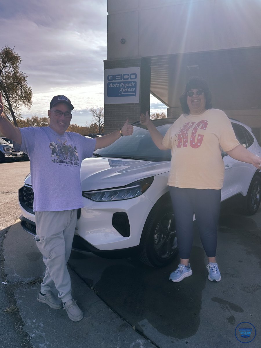Big congratulations to Mike Alzatar and his happy customers on their brand-new rides from Shawnee Mission Ford! 🚘💨 

#NewCarDay #HappyCustomer
#ShawneeMissionFord #CarShopping
#DriveHappy #Sold #Congrats #DreamCar #CarSales #keystohappiness #ford #fordforlife #forddealership
