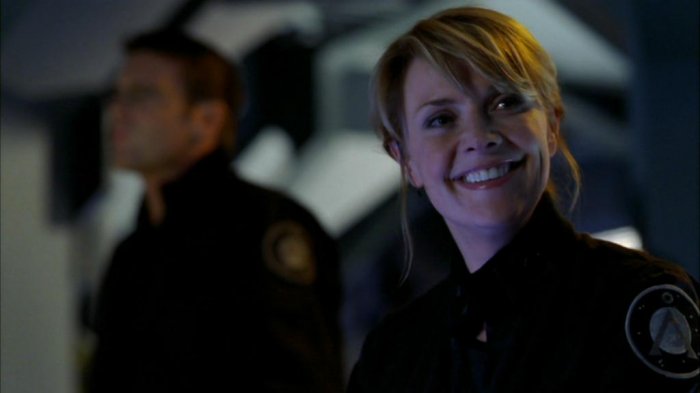 lastingdreams's tweet image. #GuessTheStargateEpisode
Round 3259
Two pics, because can&apos;t resist how beautiful Sam is here ❤️
@StargateNow_EU
@PrimeVideo
@AmazonMGMStudio

#WeWantStargate 
#TimeForStargate
#WeWantBradGate
#52WeeksOfStargate
Screencap credits to Gateworld.net