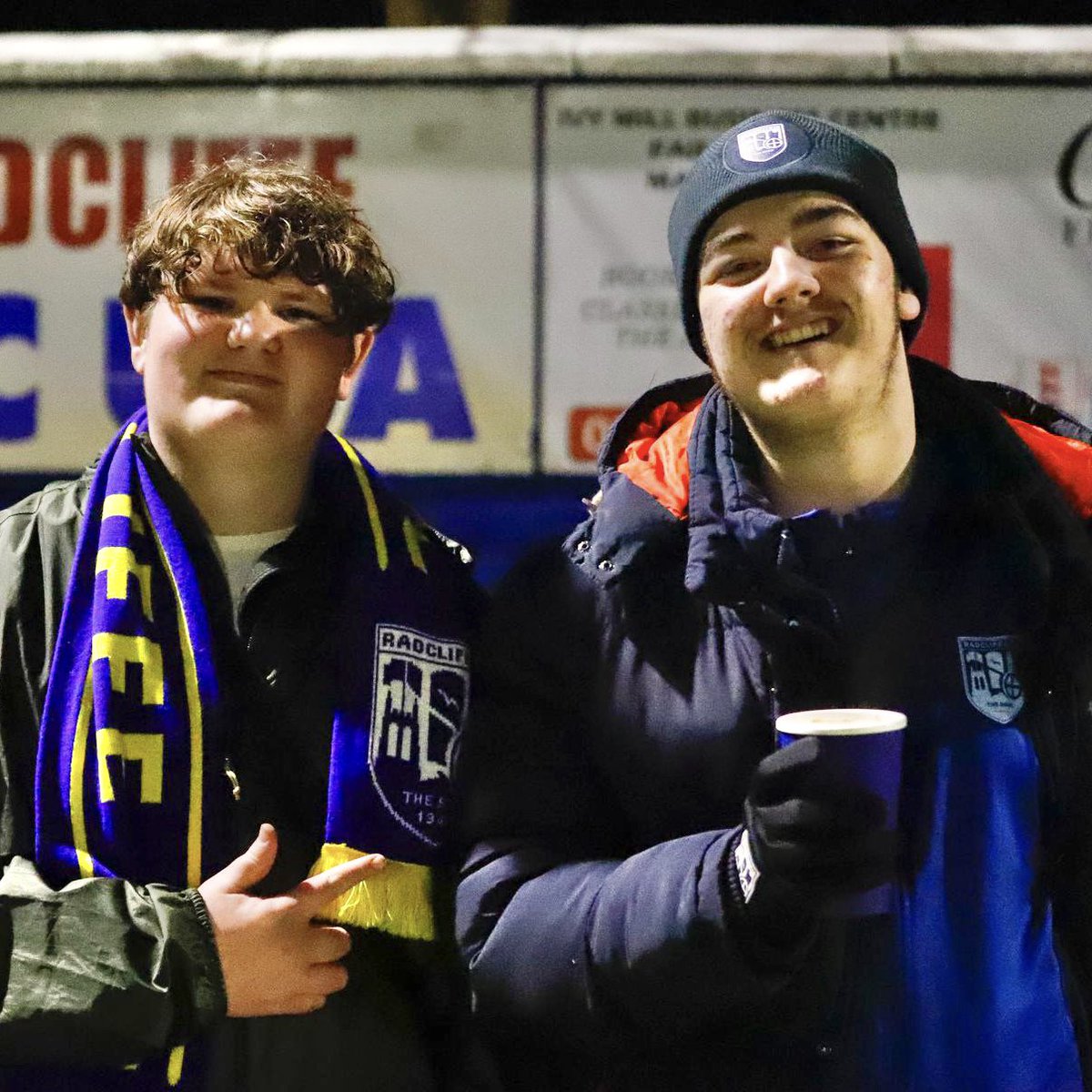 radcliffeboro's tweet image. Braving the wet and the wind to back the Boro under the floodlights - thank you for your brilliant support 👏

#WeAreRadcliffe #UTB