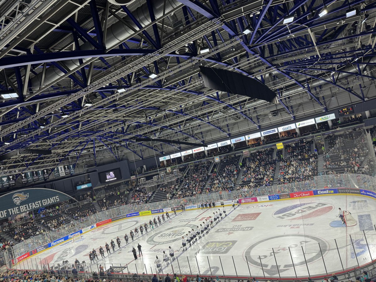 ProfHancockMUN's tweet image. My job comes with some great perks, which include being able to make a quick trip to Belfast (@UlsterUni) to visit @KyleParadis and present some of my research. Kyle was an amazing host, showing me the city, taking me to a hockey game, and even getting us a round of golf!