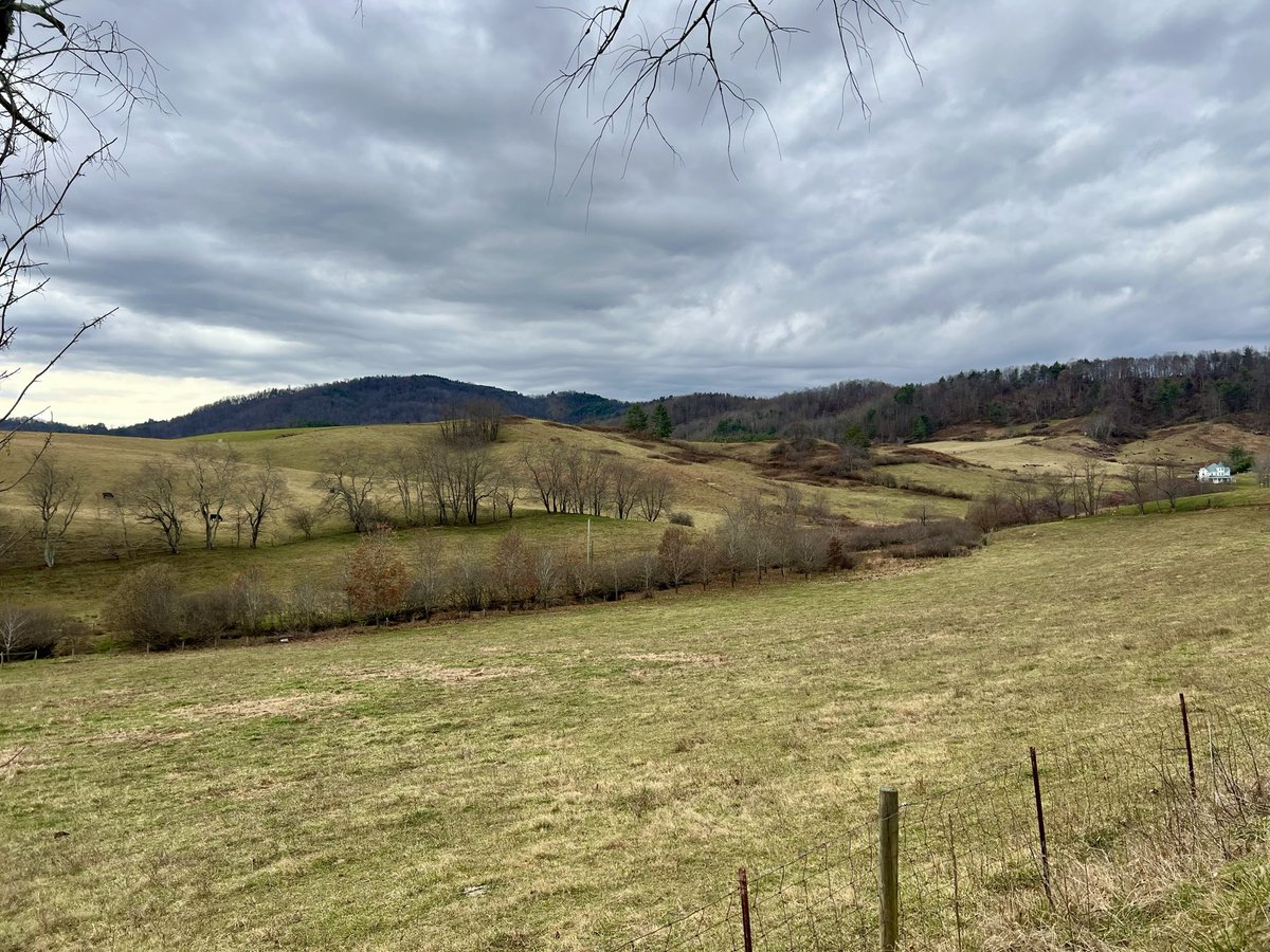 CharlieSLIII's tweet photo. The beauty of Grayson County Virginia, and a favorite bike, it just doesn’t get much better than that! https://t.co/od0kidKtcq