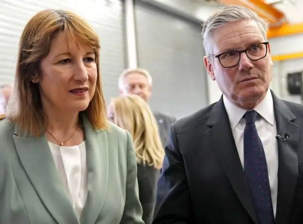 hazl11_michael's tweet image. Rachel Reeves says she will be bold in the autumn budget and introduce a breath tax to prevent people from hyperventilating

Starmer supported her saying: ‘Under the new scheme, every citizen will receive an annual ‘puff allowance’ and exhaling during mild cardio could cost extra