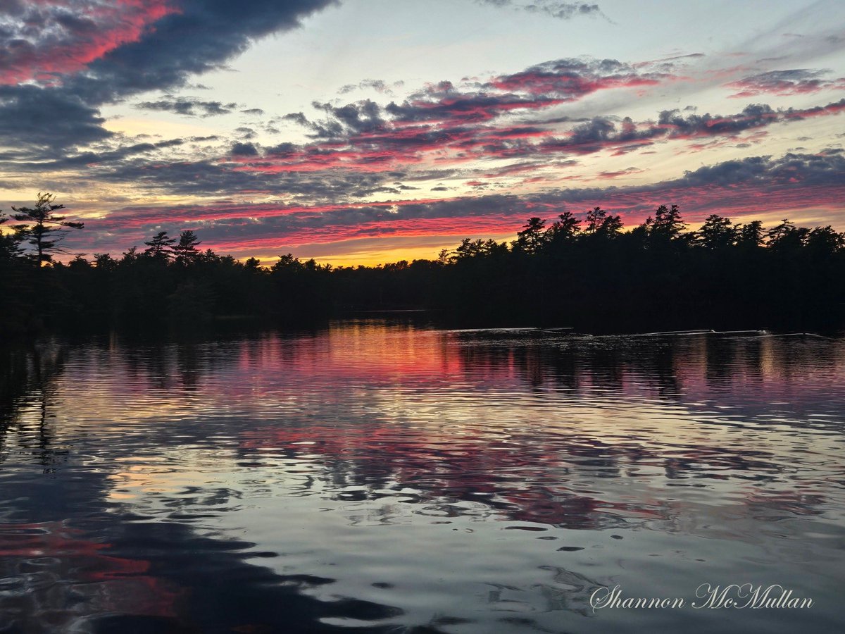 manitoulinmagic's tweet image. Beautiful reflections dance in the water at sunrise on Manitoulin Island - the world’s largest freshwater island. #photography #manitoulinmagic #sunrise #travel