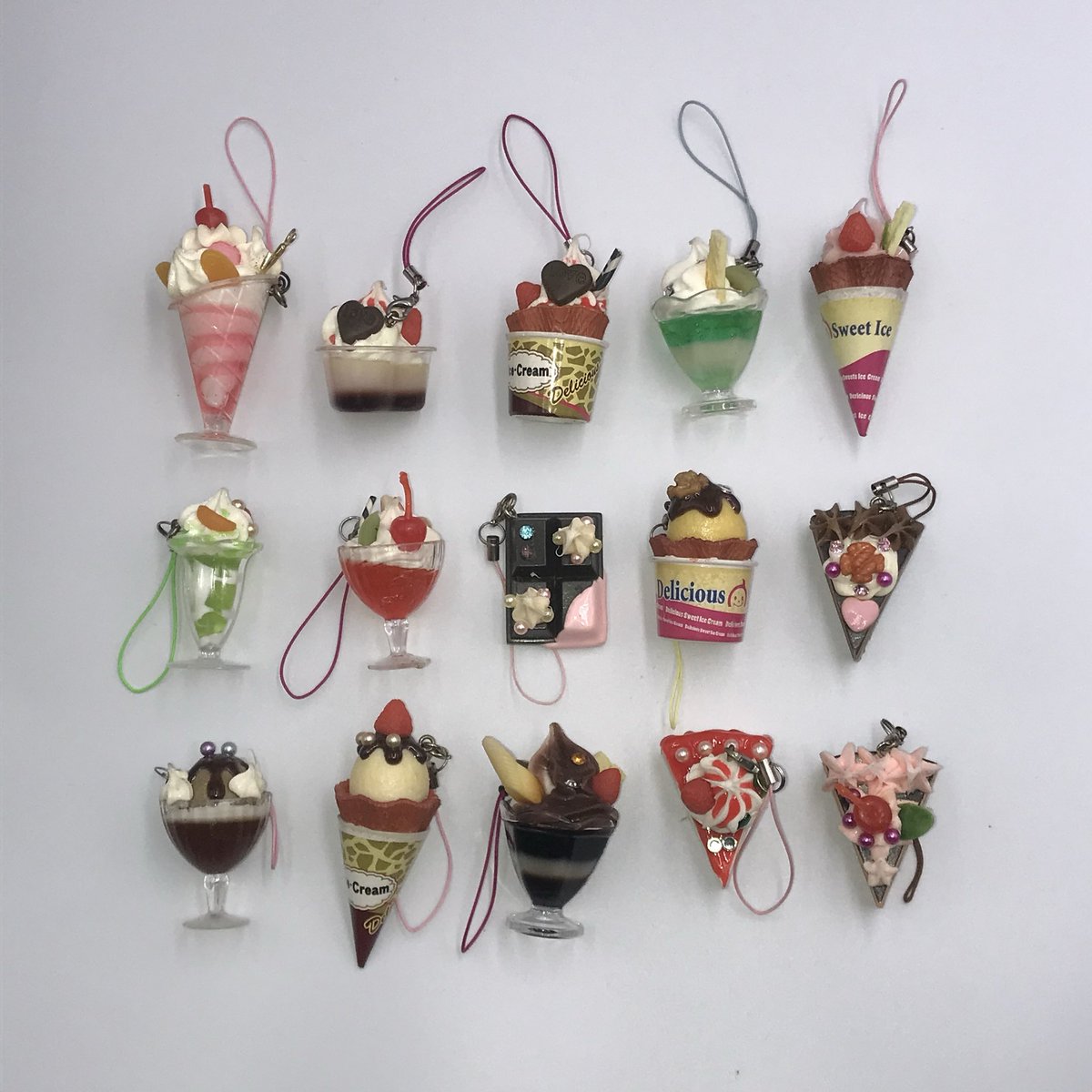 [푸숍 오프라인 입고] 

여러가지 고전 디저트 스트랩들이 입고되었습니다 =(^.^)=