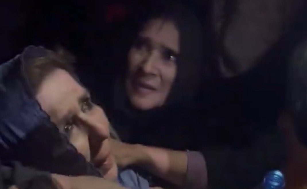 ذہنی مریض کا مرض نہیں سنبھل رہا، پاکستانیوں کب نکلنا ہے یا ابھی بھی لیڈر شپ کا انتظار ہے؟ لیڈر شپ نہیں نکلے گی تو کیاُبس سوال کرتے رہنا ہے — لمحہ فکریہ

#ذہنی_مریض_نامنظور 
#ImranKhanTillLastBall